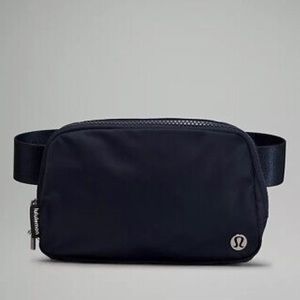Lululemon belt bag/ everywhere bag BRAND NEW
